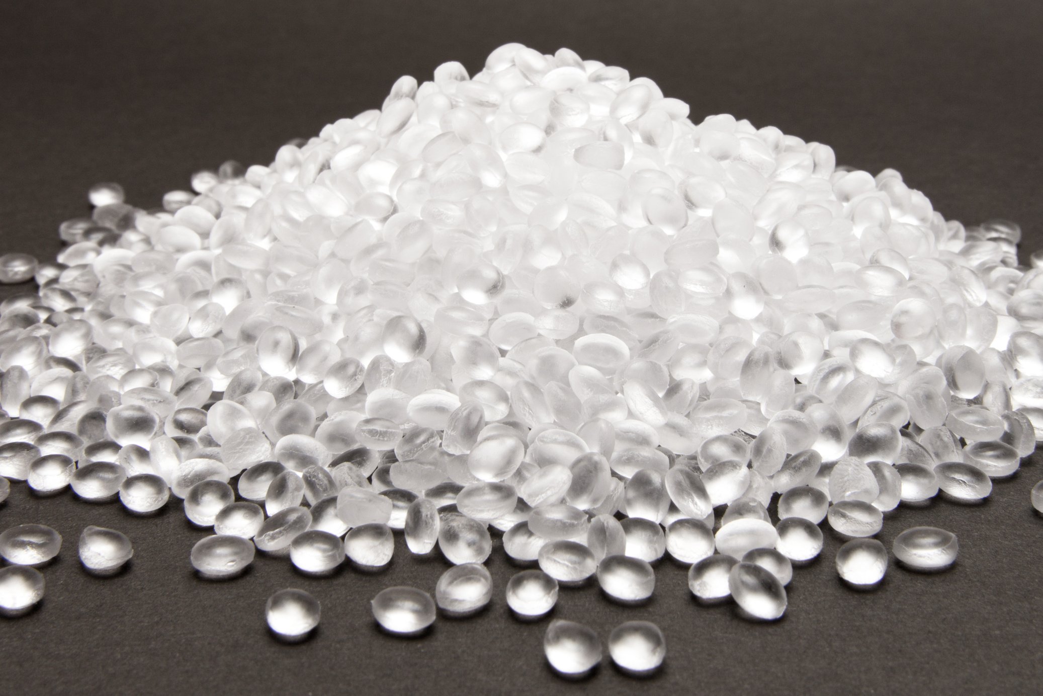 Transparent Polyethylene granules  .HDPE Plastic pellets.  Plastic Raw material